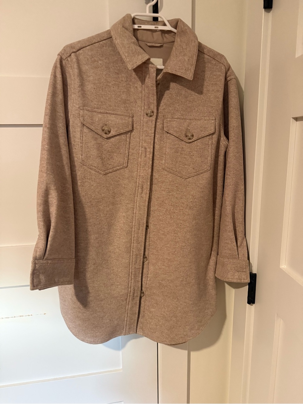 Gentle Fawn Women’s Button-Front Shirt Jacket in Light Taupe